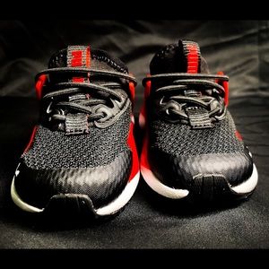 Puma- Kindi RDfit. Red/black/white. Size:4C. New.